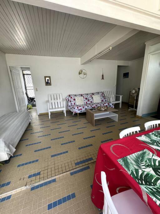 Maison Authentique A 300M De La Plage Sainte-Anne Εξωτερικό φωτογραφία