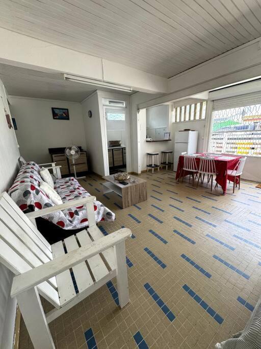Maison Authentique A 300M De La Plage Sainte-Anne Εξωτερικό φωτογραφία