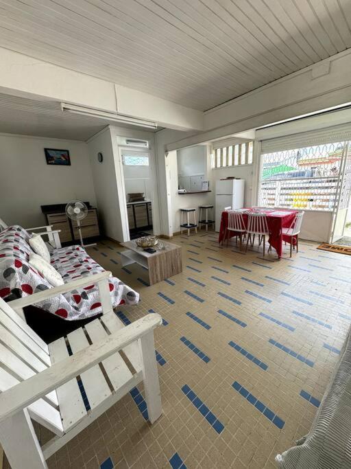 Maison Authentique A 300M De La Plage Sainte-Anne Εξωτερικό φωτογραφία